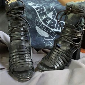 Freebird  by Steven "TESS"  with box BLACK sz 8